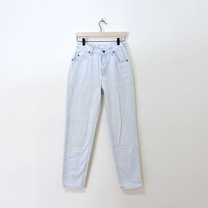 Vintage 90s Lee High Waisted Light Wash Mom Jeans